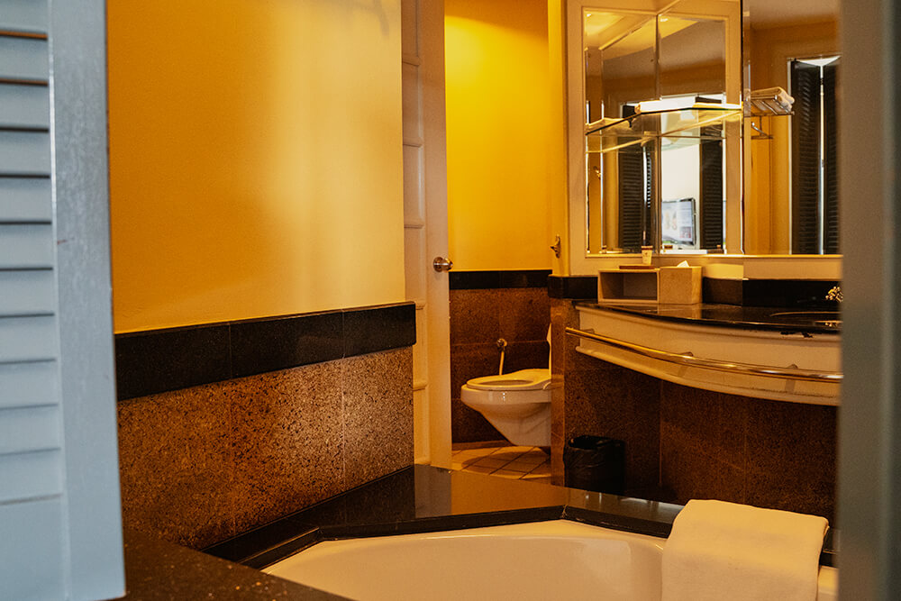bathroom in deluxe seaview room at megellan sutera redort
