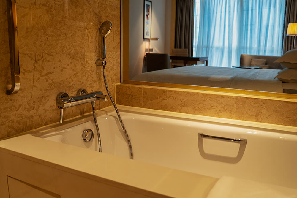 bathtub in sheraton petaling jaya hotel