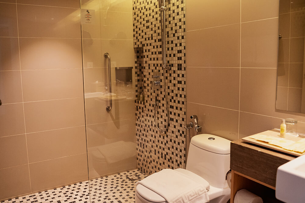 deluxe king room bathroom at doubletree resort by hilton penang