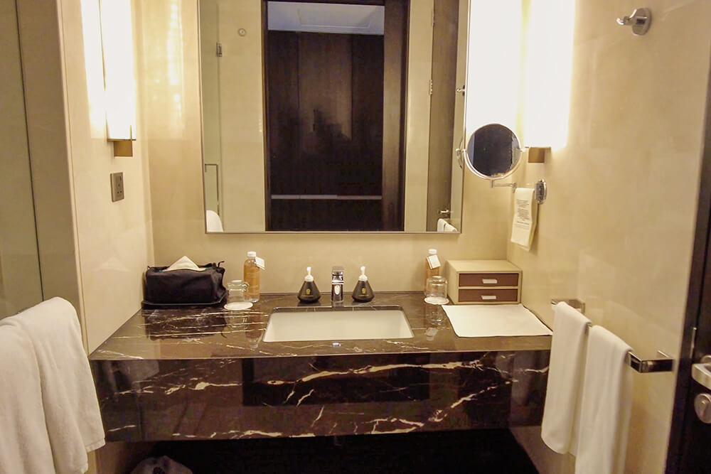 city oasis king bathroom in pavilion hotel kuala lumpur