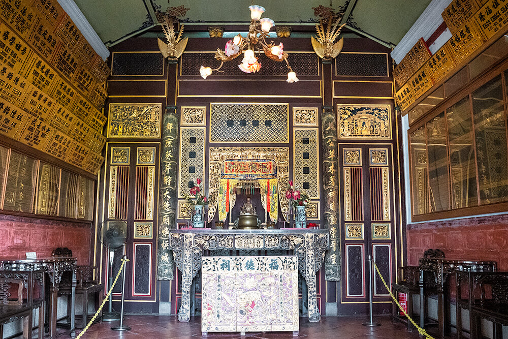 The main altar of Khoo Kongsi