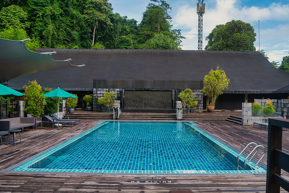 pool in the mulu marriott resort & spa