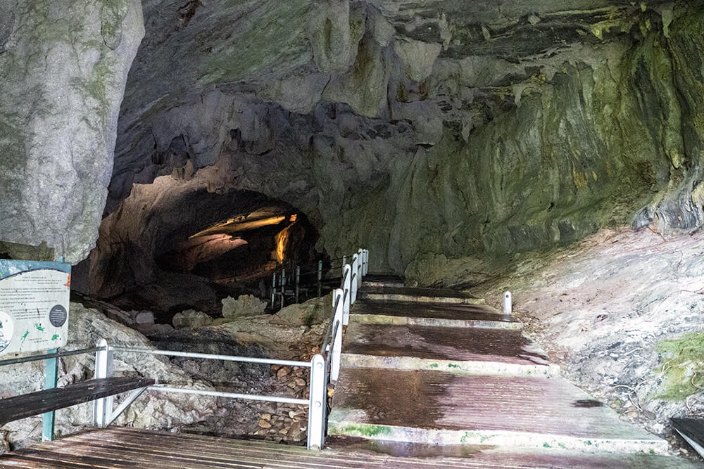 wind cave entrance of mulu national park