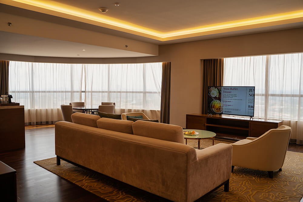 king one bedroom suite at the doubletree by hilton melaka