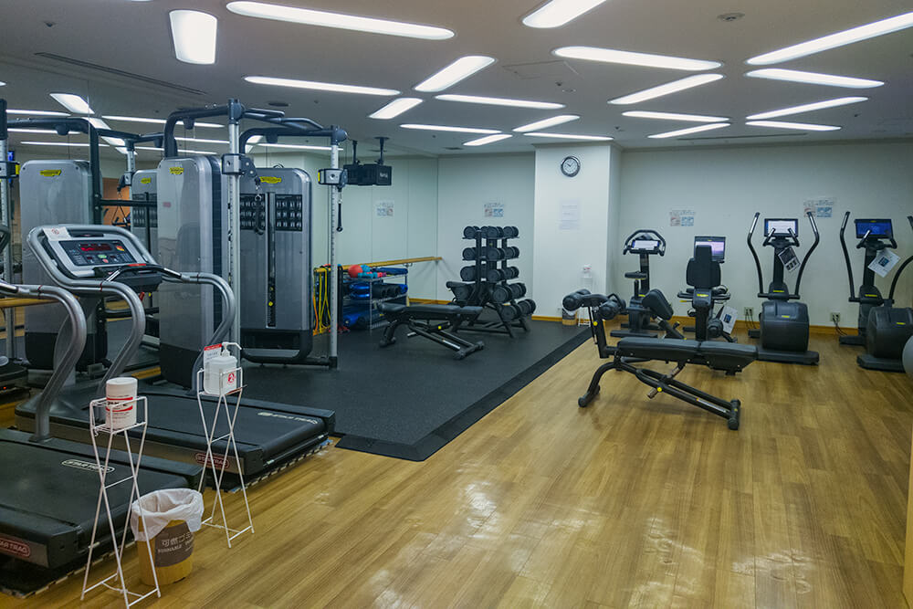 fitness gym in the yokohama bay sheraton hotel & towers