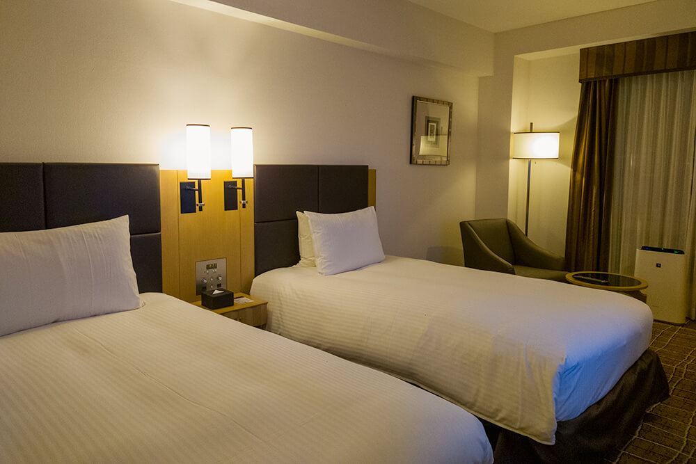 twin 2 beds deluxe room in doubletree by hilton naha