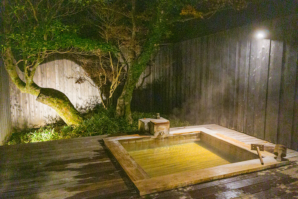 private outdoor onsen at matsuzakaya honten