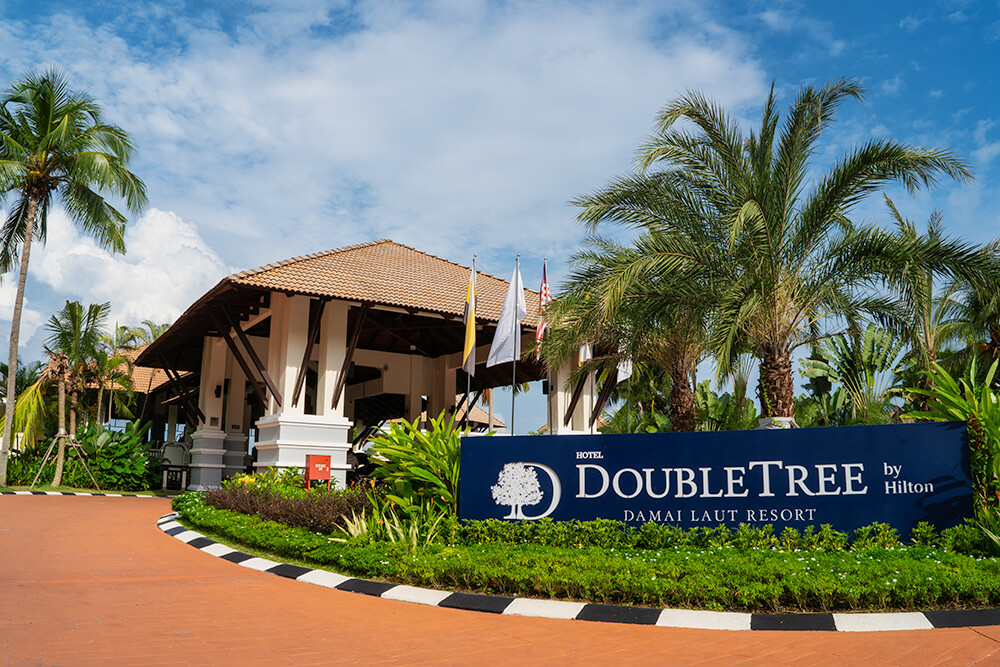 entrance at doubletree by hilton damai laut resort