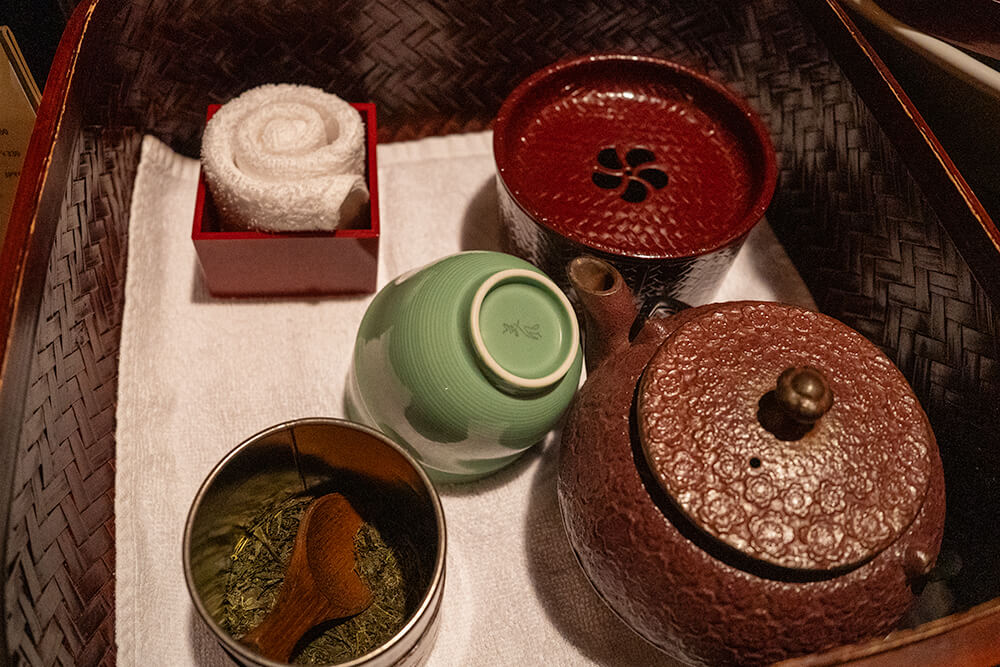 special room asebi tea set in yama no chaya