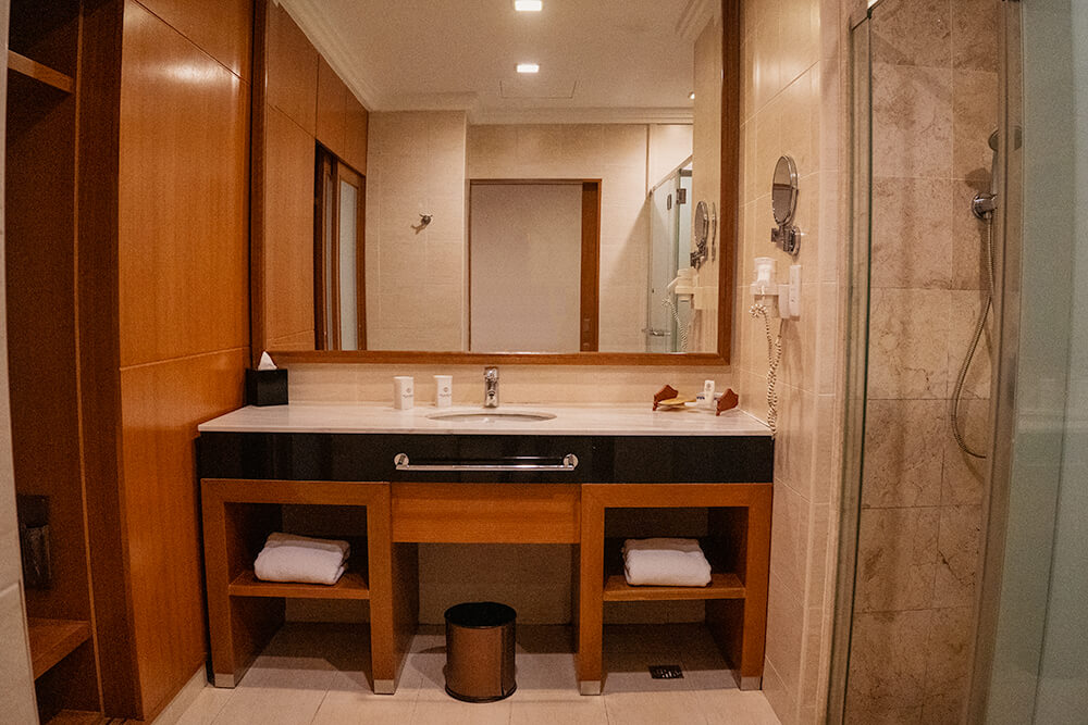 studio apartment bathroom in royale chulan kuala lumpur