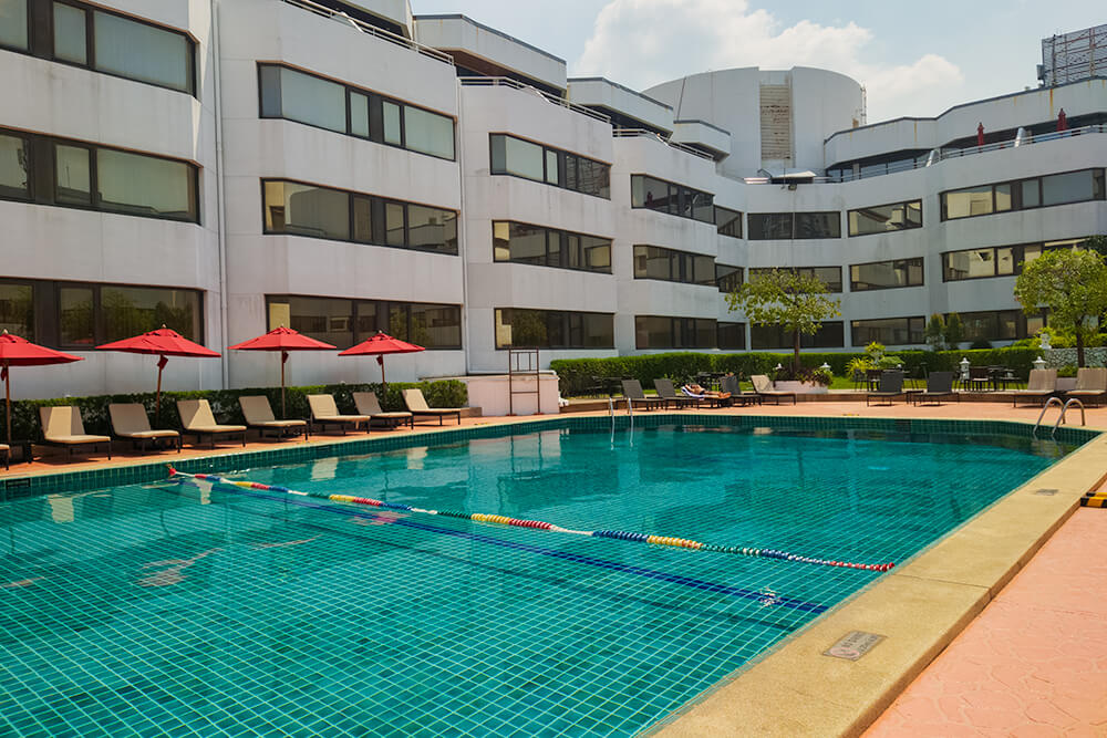 swimming pool in amari don muang airport bangkok